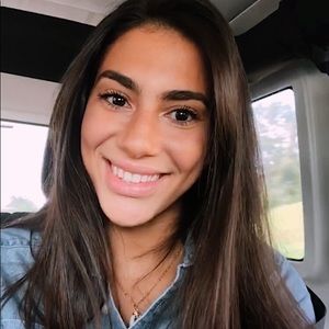 Meet your Posher, Julia